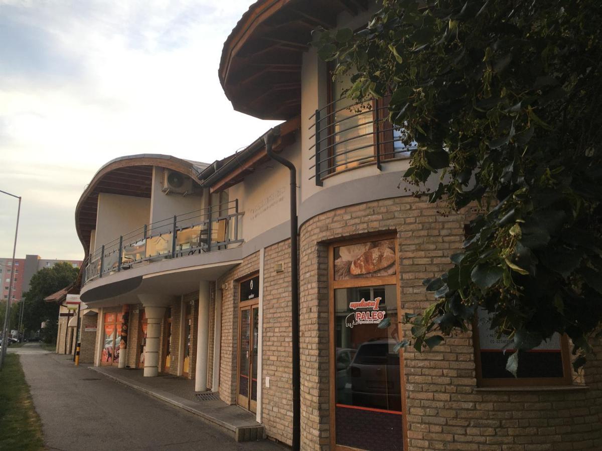 Kondé Apartments B Dunajská Streda Exterior foto